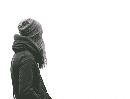 fekete fehér kép egy lányról