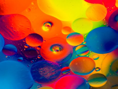 színes buborékok