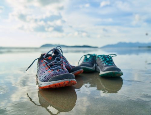 sportcipők a vízben