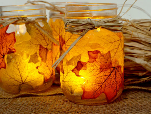 befőttes üvegek levéllel díszítve