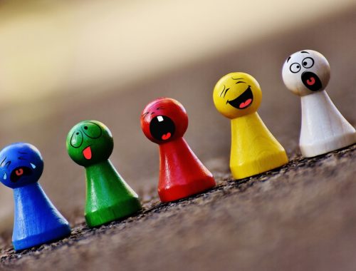 kifestett sakkfigurák