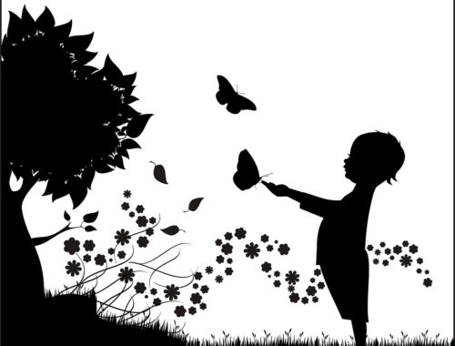 fekete rajz egy gyerekről, aki pillangót tart a kezében