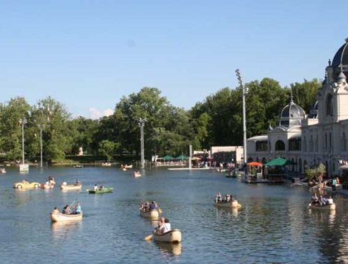 Városligeti-tó csónakokkal