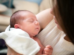 csecsemő fogyása születés után