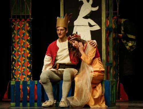 színházi előadás