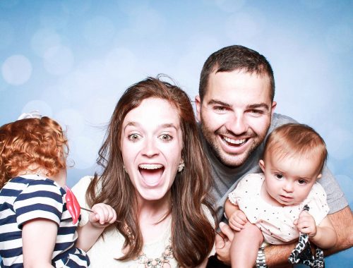 családi nevetős kép