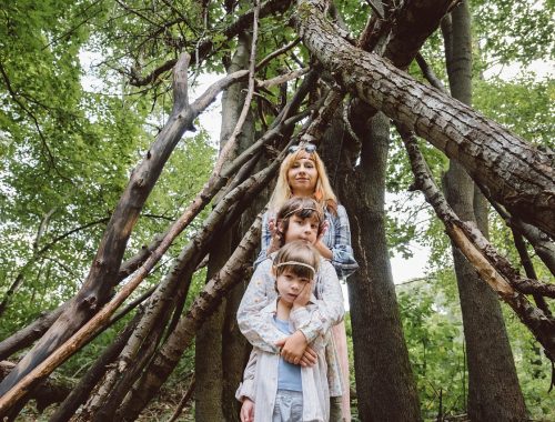 gyerekek az anyukájukkal