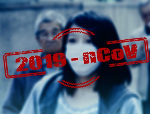 Szájmaszkban a koronavírus ellen.