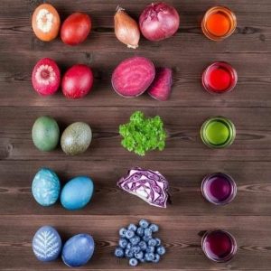 tojások növényi színezékkel