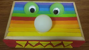 gondevő játék doboz