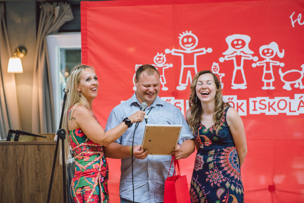 BOLDOG GYERMEKEKÉRT, BOLDOG CSALÁDOKÉRT DÍJ - Czene Andris