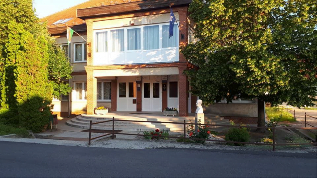 Ceglédi SZC Szterényi József Technikum és Szakképző Iskola - épület.001