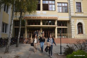 #hovatovább – Középiskolai Nyílt Napok, Börze és Expo - Szilády bejárat