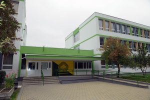 #hovatovább – Középiskolai Nyílt Napok, Börze és Expo - Kontyfa főbejárat