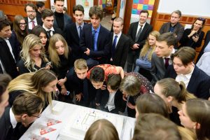 Budenz József Alapítványi Gimnázium - ünneplő diákok