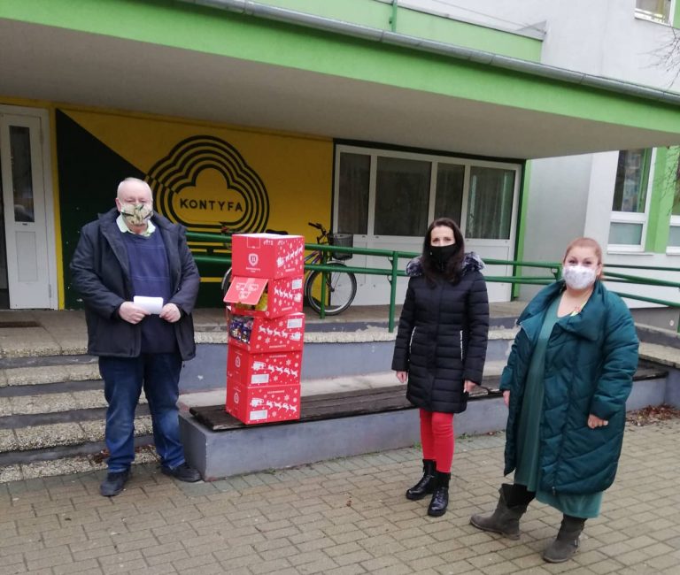 Felelős Szülők Iskolája Xmas és Újévi Hála Kommandó