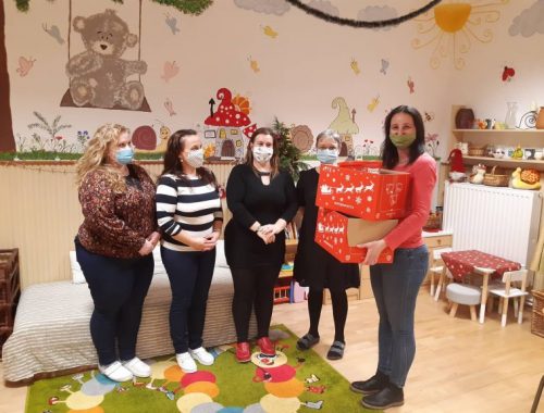 Felelős Szülők Iskolája Xmas és Újévi Hála Kommandó