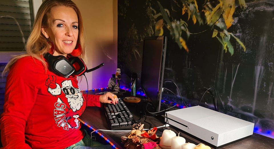 Felelős Szülők Iskolája Xmas és Újévi Hála Kommandó