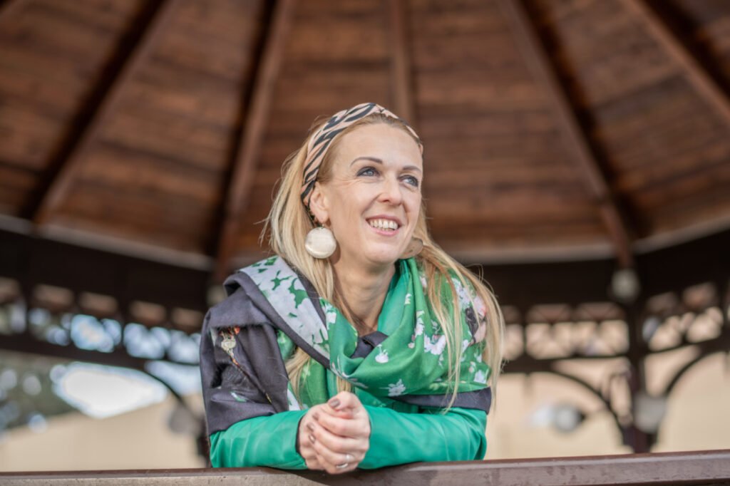 Tibenszky Moni Lisa portré