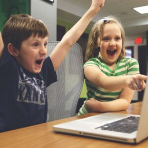 Segítség, programozó a gyerekem! Segítség, programozó a gyerekem!