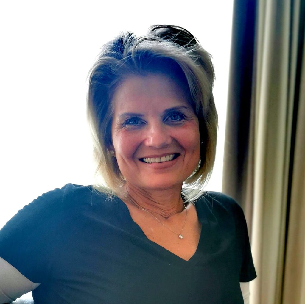 BOLDOG GYERMEKEKÉRT, BOLDOG CSALÁDOKÉRT DÍJ - Tihanyi Rita