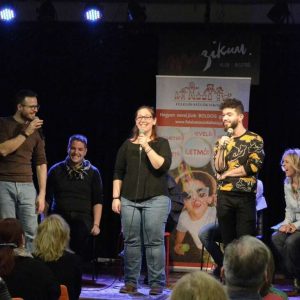 Balatoni József: Kitesznek a színpadra! - Jocó bácsi és a Momentán Balatoni József: Kitesznek a színpadra! - Jocó bácsi és a Momentán