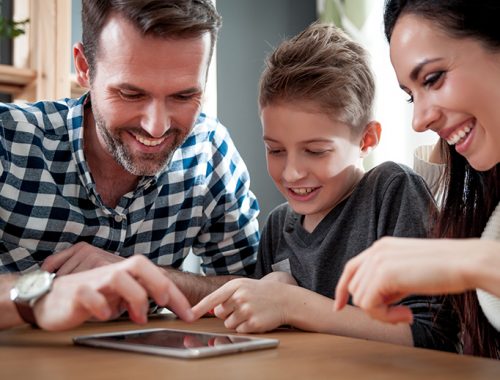 családi digitális szerződés