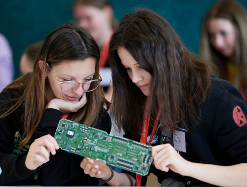 Lányok Napja a Boschnál - inverter szerelés