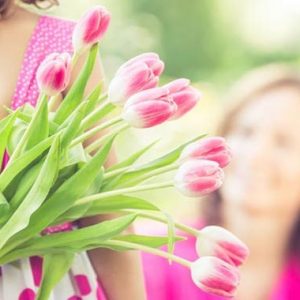 Az Anyák napi szereplésekről, versekről egy nevelési tanácsadó szemével Az Anyák napi szereplésekről, versekről egy nevelési tanácsadó szemével