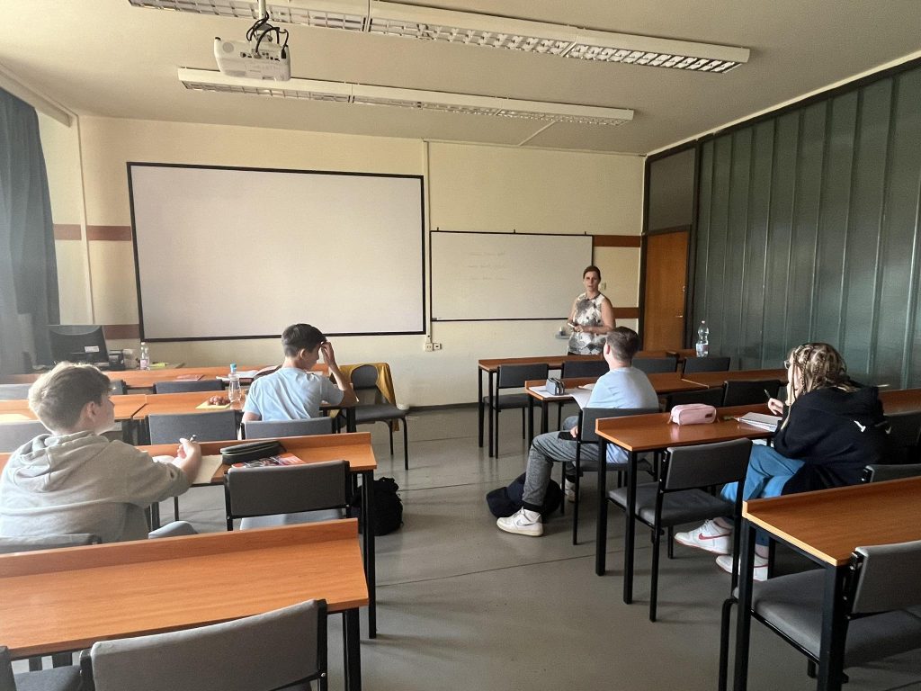 magyar felvételi előkészítő