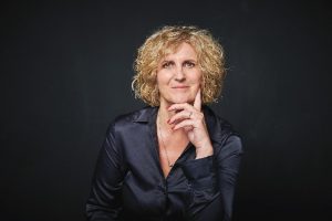 Bibók Bea: Ellopott gyerekkor