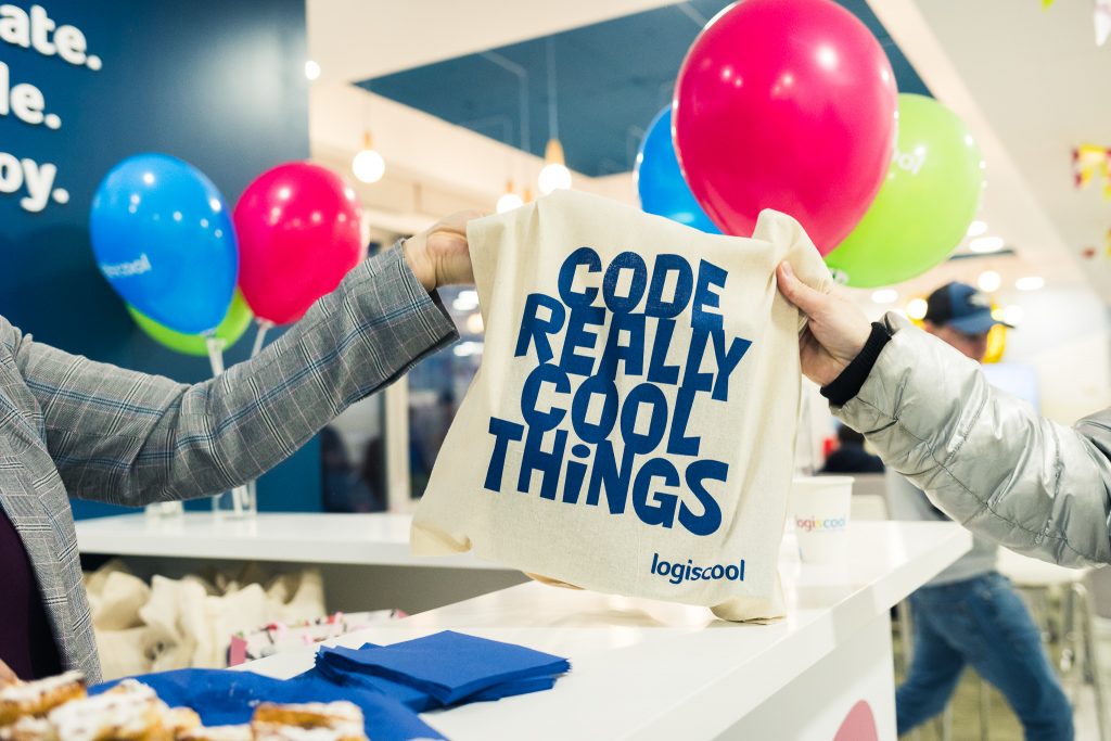 10 éves, magyarországi központú Logiscool