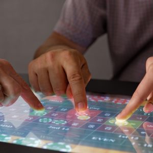 Digitális innovációval a közös családi szórakozásért - Új trend a játékiparban: digitálisan, mégis internet nélkül Digitális innovációval a közös családi szórakozásért - Új trend a játékiparban: digitálisan, mégis internet nélkül