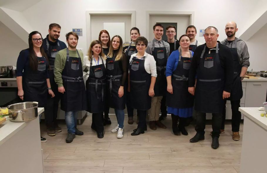 Élmény alapú nyelvtanulás és gasztronómia a Foodoffice-ban