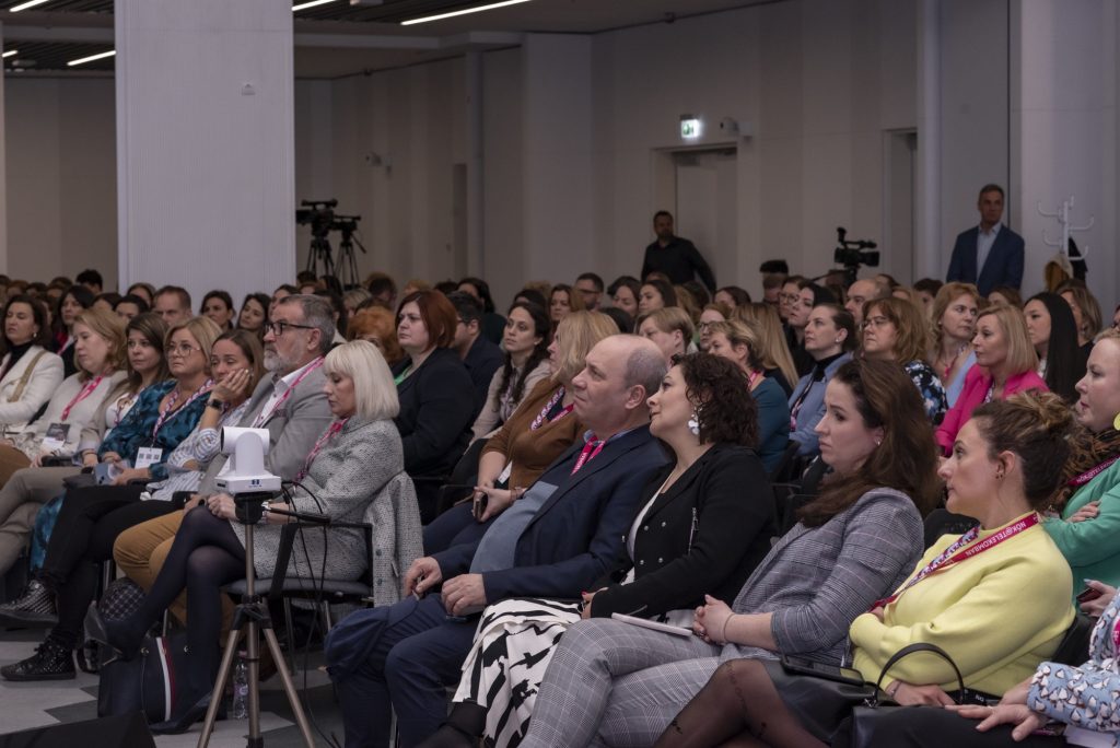 Egyetemi érzékenyítő kurzust indít közösen az Egyenlítő Alapítvány és az International Business School