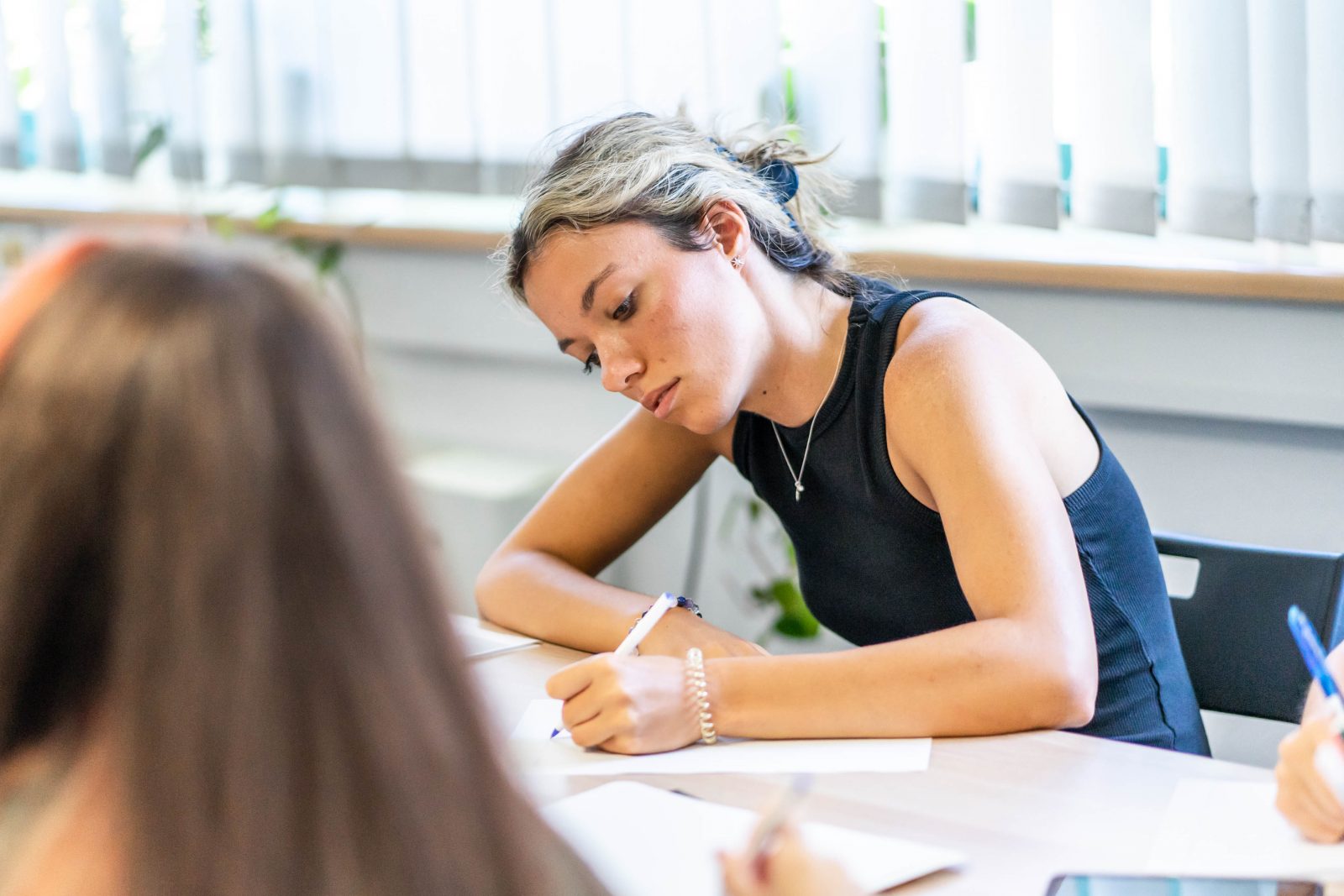 Gyermekeink első nagy döntése: Tippek a sikeres pályaválasztáshoz