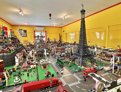 LE-GO-Kart: családi élményparadicsom a Balatonnál LEGO kiállítással, szabadulószobával, GOKART pályával