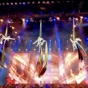 Cirkuszi show minden este a STRAND Fesztivál nagyszínpadán Cirkuszi show minden este a STRAND Fesztivál nagyszínpadán