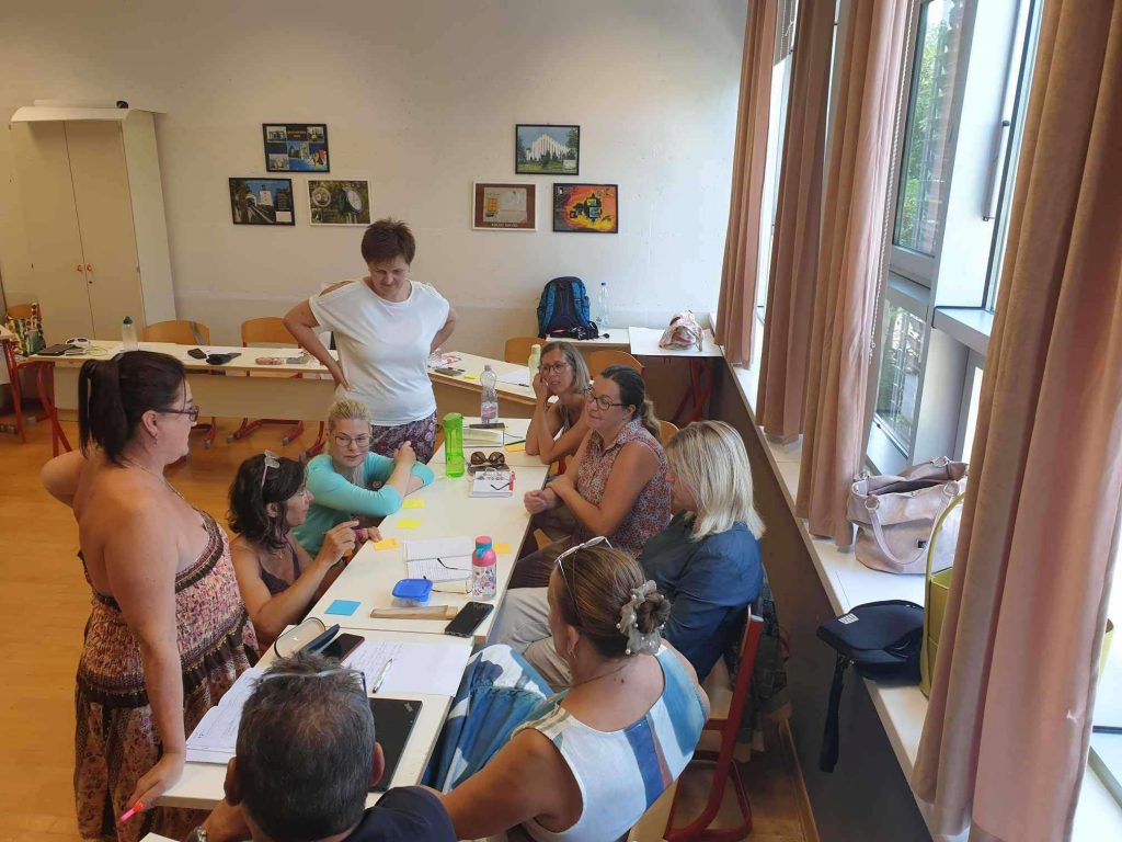 „A tanárok folyamatosan önmagukból adnak egy-egy szeletet a diákjaiknak, ezért kiemelten fontos, hogy újra tudjanak töltődni” – interjú az Erasmus+ program egyik résztvevőjével