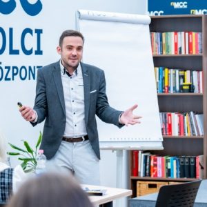 Bármekkora is a digi dili, mindig van helyes kiút! - megjelent Fegyverneki Gergő új módszertani könyve pedagógusoknak Bármekkora is a digi dili, mindig van helyes kiút! - megjelent Fegyverneki Gergő új módszertani könyve pedagógusoknak