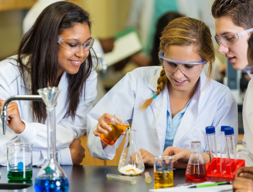 Tudomány, ami menő – így indítsd be a diákjaid kíváncsiságát! – ingyenes webinárium középiskolai tanároknak