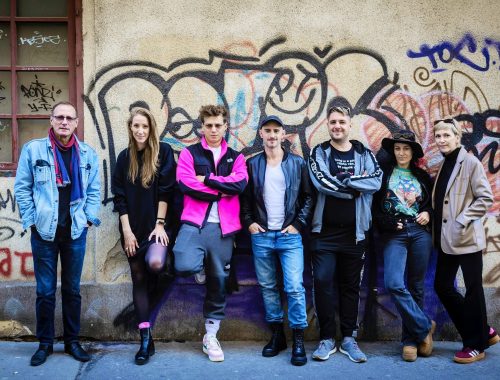 Kamaszharc a Pince Színházban