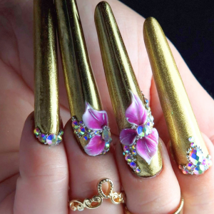 Körömtrendek a méret és a forma tekintetében Körömtrendek a méret és a forma tekintetében