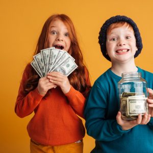 Ambiciózus, pénzügyileg tudatos gyerekek kontra kiábrándult, boldogságra vágyó szülők - Hol a megoldás? Ambiciózus, pénzügyileg tudatos gyerekek kontra kiábrándult, boldogságra vágyó szülők - Hol a megoldás?