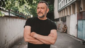 „Átalakítás miatt zárva” – KAMASZKÓR - Jocó bácsi és vendégei rendhagyó könyvbemutatója