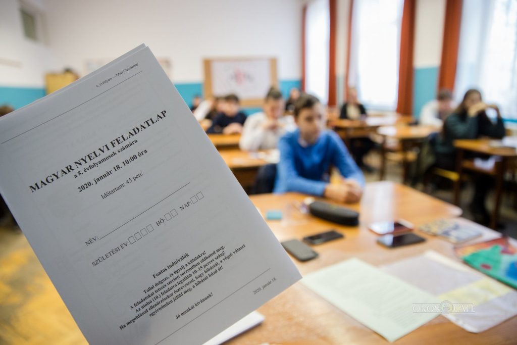 FELVÉTELI KIBESZÉLŐ