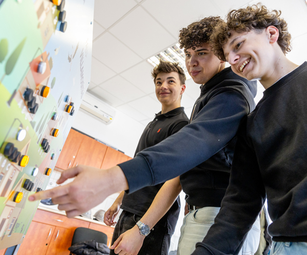 Negyedszer is OPUS TITÁNOK: országos energiatudatossági csapatverseny középiskolásoknak - felsőoktatási ösztöndíj a legjobbaknak