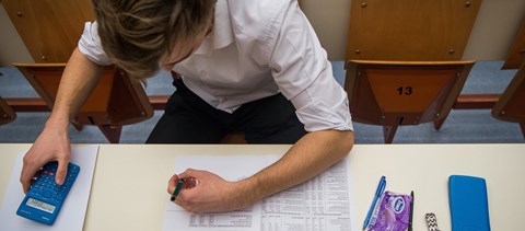 FELVÉTELI KIBESZÉLŐ