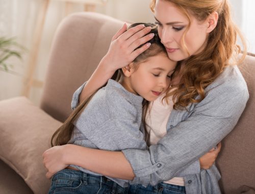 Mit tehetünk krízishelyzetben és hogyan érdemes beszélgetni a gyerekekkel a ma reggeli bombariadóról a krízishelyzet után?