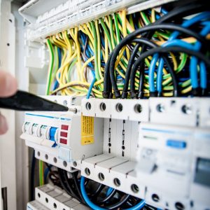 Túlfeszültségvédelem: mit érdemes tudni róla?